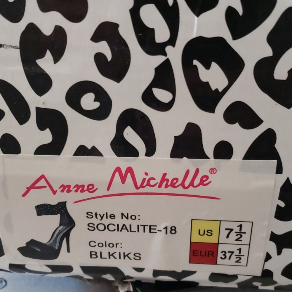 Heels - Picture 2 of 4